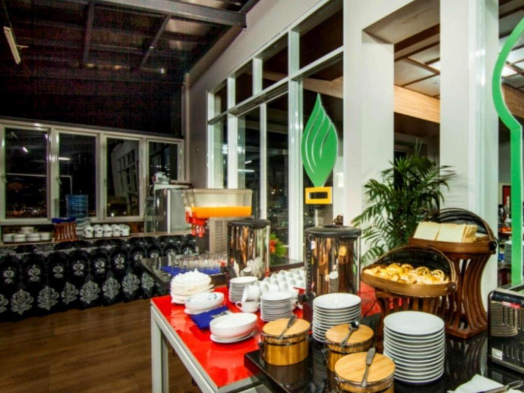 The Rizen Hotel Cisarua Ngoại thất bức ảnh