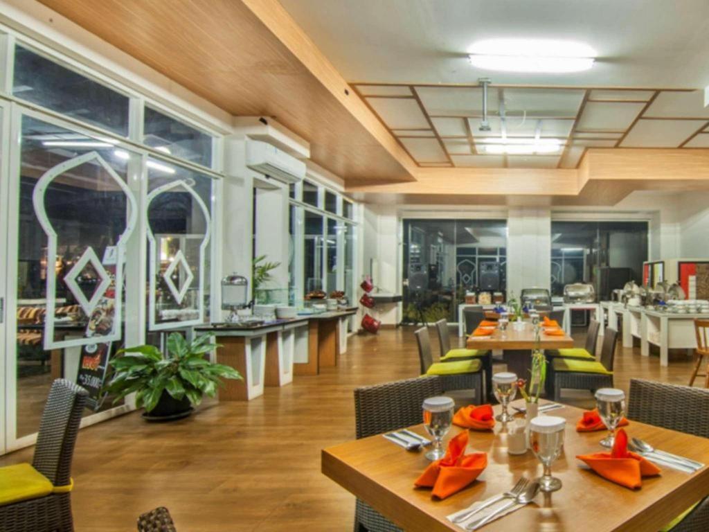 The Rizen Hotel Cisarua Ngoại thất bức ảnh