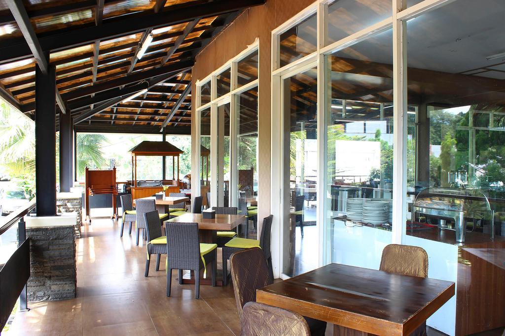The Rizen Hotel Cisarua Ngoại thất bức ảnh