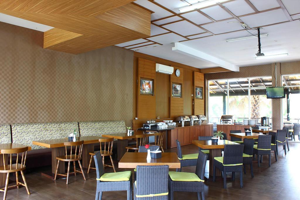 The Rizen Hotel Cisarua Ngoại thất bức ảnh