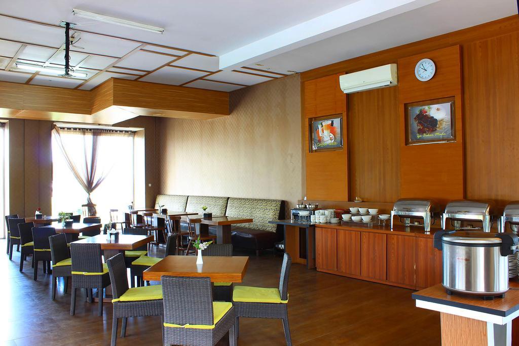 The Rizen Hotel Cisarua Ngoại thất bức ảnh