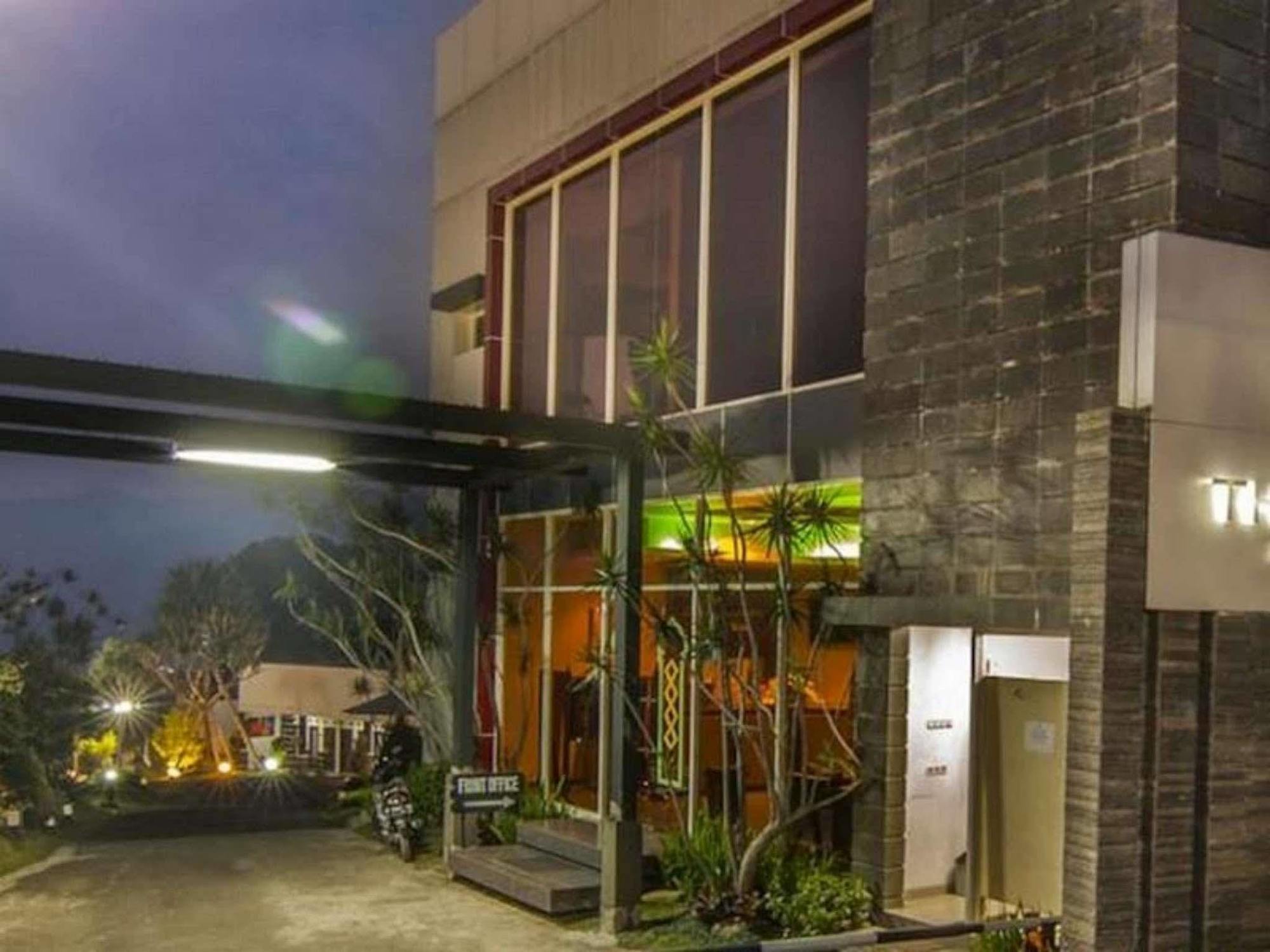 The Rizen Hotel Cisarua Ngoại thất bức ảnh